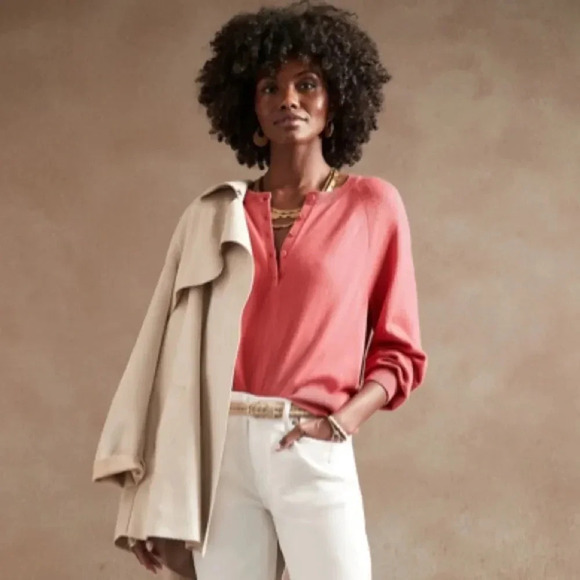 Banana Republic Raglan Henley Sweater - Picture 1 of 13